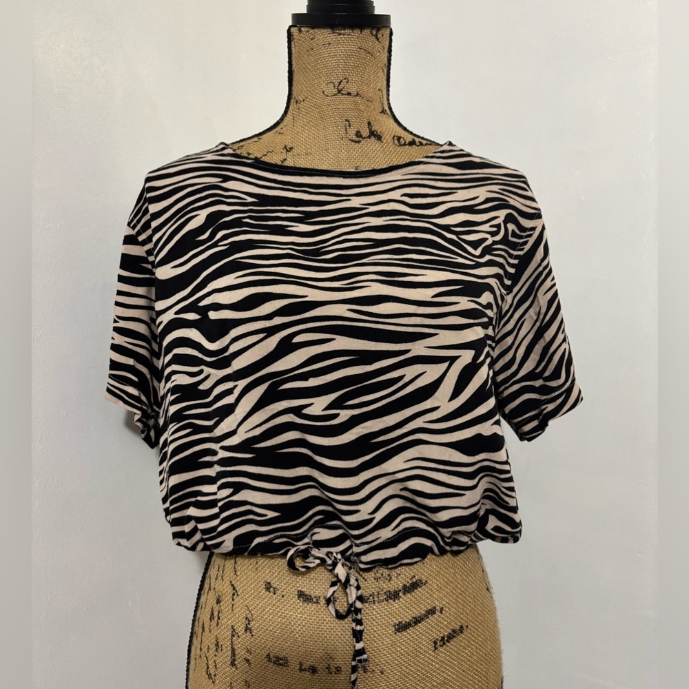 CUIDADO CON EL PERRO Zebra Print Crop Top Size L